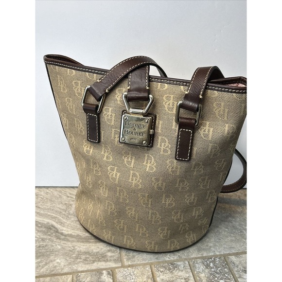 Vtg Dooney & Bourke Signature Brown Canvas Bucket Shoulder Bag Gold Lock Logo